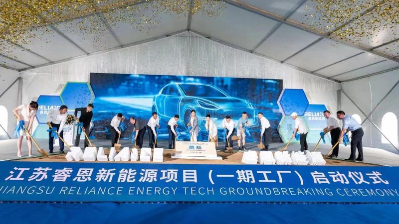 海上风电项目安装步骤解析：从基础建设到并网发电